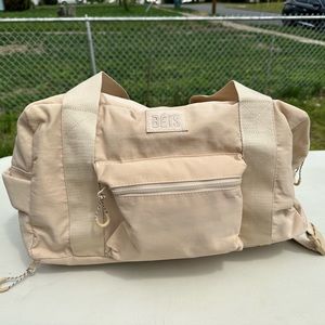 Beis beige sport duffle